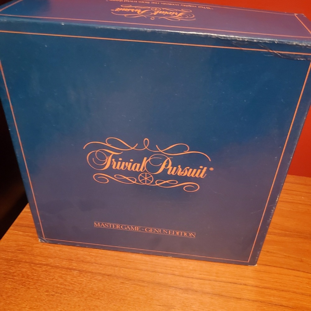 Trivial Pursuit Master Game - Blue Box